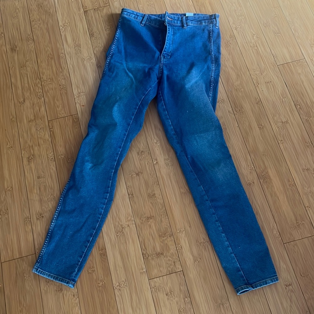 Blue jeans - high waist. Not sure on brand.. never worn. Clearing closet